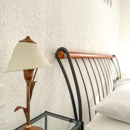 Coquet Appartement Avec Le Terrasse Sur Le Mer Roquebrune-Cap-Martin Luaran gambar