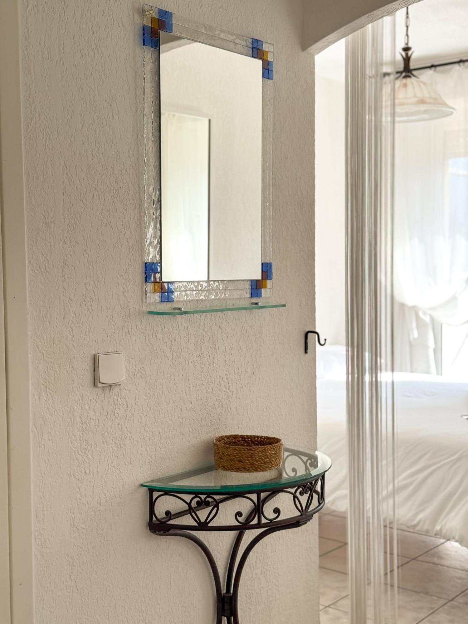 Coquet Appartement Avec Le Terrasse Sur Le Mer Roquebrune-Cap-Martin Luaran gambar