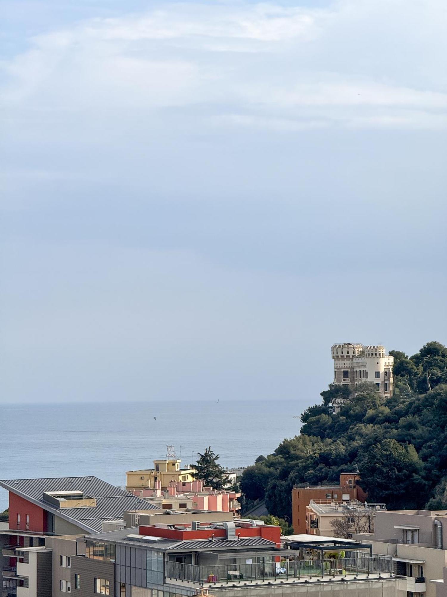 Coquet Appartement Avec Le Terrasse Sur Le Mer Roquebrune-Cap-Martin Luaran gambar